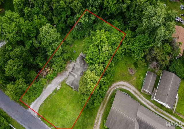 Homes for sale in Fairview Heights, IL | 9310 Richfield Rd, Fairview Heights, IL 62208 | MLS# MIS26007492