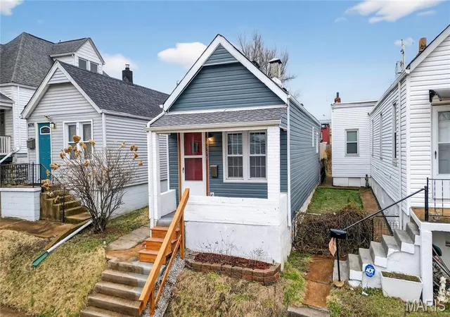 Photo 3 of Single family home for sale at 4338 Humphrey St, St Louis, MO 63116 | MLS# MIS26007555 | Listing updated on 2026-09-25
