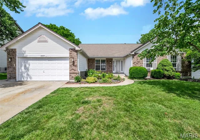 1st image of 1828 Chateau Du Mont Dr, Florissant, MO 63031 | MLS# MIS26007603