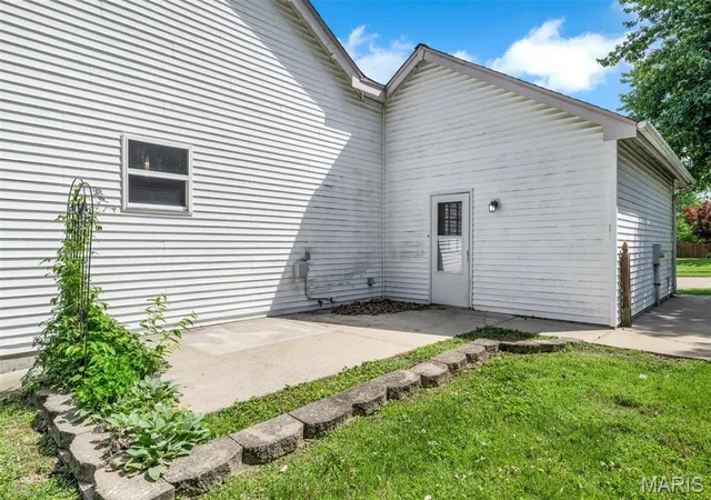 33rd image of 1828 Chateau Du Mont Dr, Florissant, MO 63031 | MLS# MIS26007603