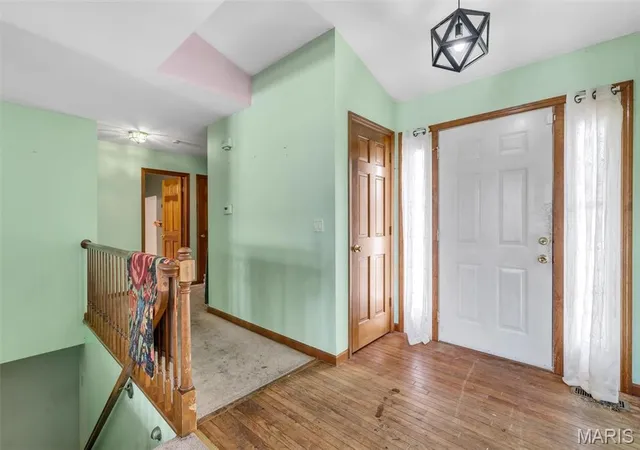 4th image of 1828 Chateau Du Mont Dr, Florissant, MO 63031 | MLS# MIS26007603