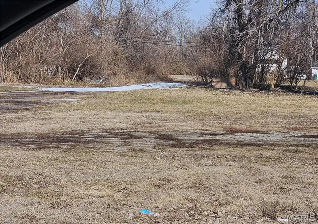 Photo 1 of Sale Pending at 914 S 12th St, East Saint Louis, IL 62201 | MLS# MIS26007733 | Listing updated on 2026-07-19
