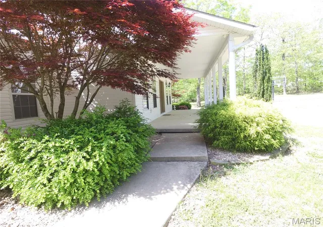 4th image of 792 County Road 466, Poplar Bluff, MO 63901 | MLS# MIS26007866