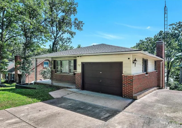 Homes for sale in Cuba, MO | 747 Squaw Rd, Cuba, MO 65453 | MLS# MIS26007958