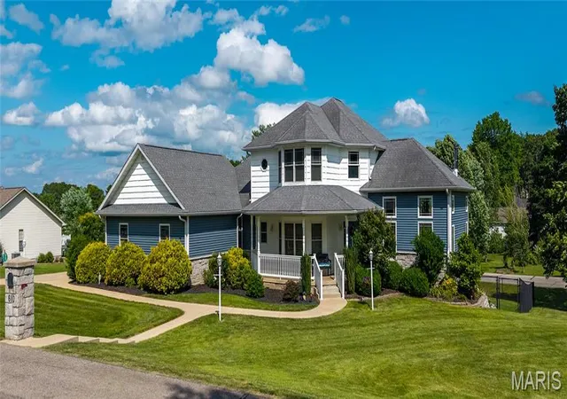 Homes for sale in West Plains, MO | 610 Oak Park Blvd, West Plains, MO 65775 | MLS# MIS26007979