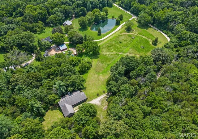 Photo 3 of Single family home for sale at 19037 Foxrun Hollow Ln, Wildwood, MO 63069 | MLS# MIS26008089 | Listing updated on 2026-08-13
