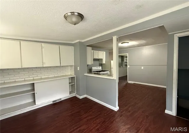 3rd image of 452 Bluff Dr, St Louis, MO 63137 | MLS# MIS26008175