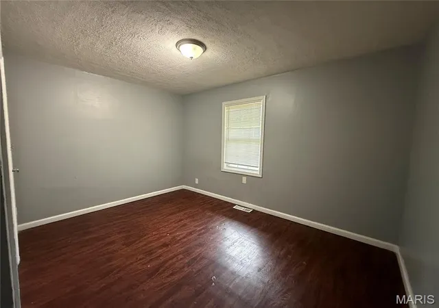 4th image of 452 Bluff Dr, St Louis, MO 63137 | MLS# MIS26008175