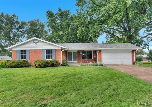 Photo 1 of Sale Pending at 5837 Oak Forest Ln, St Louis, MO 63128 | MLS# MIS26008207 | Listing updated on 2026-09-02