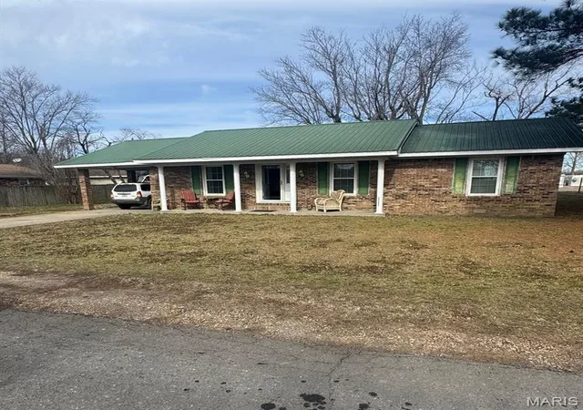 Photo 1 of Single family home for sale at 402 Damon St, Dexter, MO 63841 | MLS# MIS26008217 | Listing updated on 2026-09-28