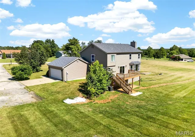 Homes for sale in Moscow Mills, MO | 1131 Jade Dr, Moscow Mills, MO 63362 | MLS# MIS26008313