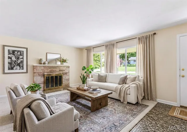 Photo 3 of Single family home for sale at 12 Winslow Ln, Saint Louis, MO 63131 | MLS# MIS26008503 | Listing updated on 2026-08-31