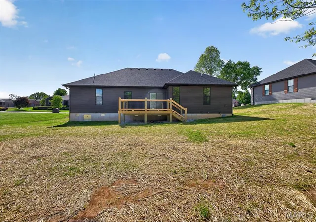 Homes for sale in Lebanon, MO | 2228 Cherry Blossom Cir, Lebanon, MO 65536 | MLS# MIS26008510