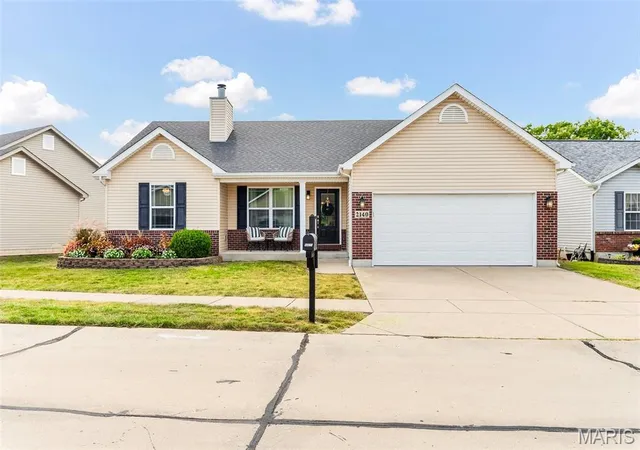 Photo 1 of Sale Pending at 2140 Warwick Castle Dr, Imperial, MO 63052 | MLS# MIS26008606 | Listing updated on 2026-09-28