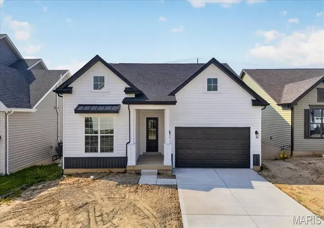 Photo 1 of Sale Pending at 86 River Wind Dr, Saint Charles, MO 63301 | MLS# MIS26008704 | Listing updated on 2026-09-29