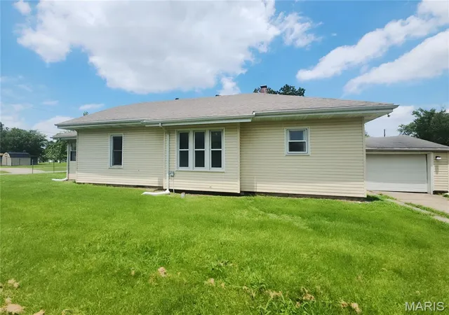 Homes for sale in Chaffee, MO | 302 N 3rd St, Chaffee, MO 63740 | MLS# MIS26008740