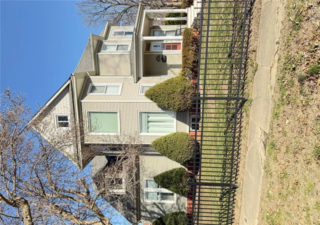Homes for sale in Greenville, IL | 221 E Main St, Greenville, IL 62246 | MLS# MIS26008936