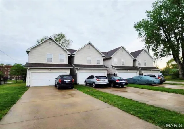 Homes for sale in East Saint Louis, IL | 1367 Pennsylvania Ave, East Saint Louis, IL 62205 | MLS# MIS26008959