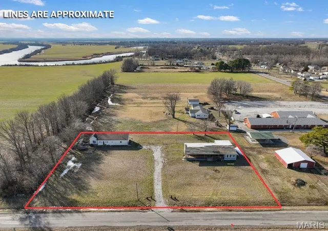 Homes for sale in Pinckneyville, IL | 3665 Burning Star 2 Rd, Pinckneyville, IL 62274 | MLS# MIS26009025