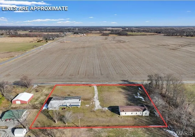 Homes for sale in Pinckneyville, IL | 3665 Burning Star 2 Rd, Pinckneyville, IL 62274 | MLS# MIS26009025