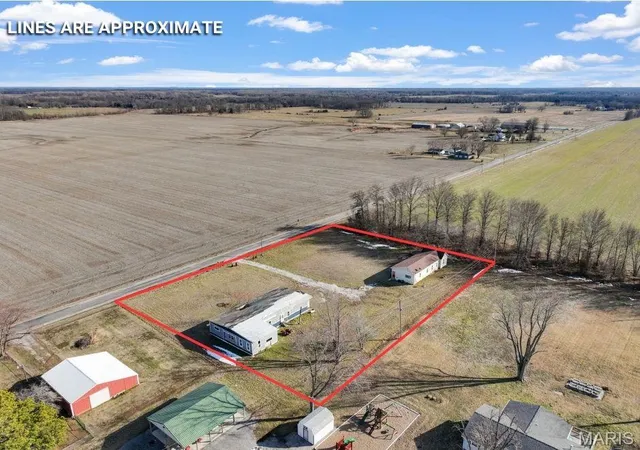 Homes for sale in Pinckneyville, IL | 3665 Burning Star 2 Rd, Pinckneyville, IL 62274 | MLS# MIS26009025