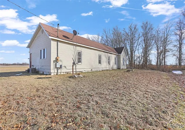 Homes for sale in Pinckneyville, IL | 3665 Burning Star 2 Rd, Pinckneyville, IL 62274 | MLS# MIS26009025