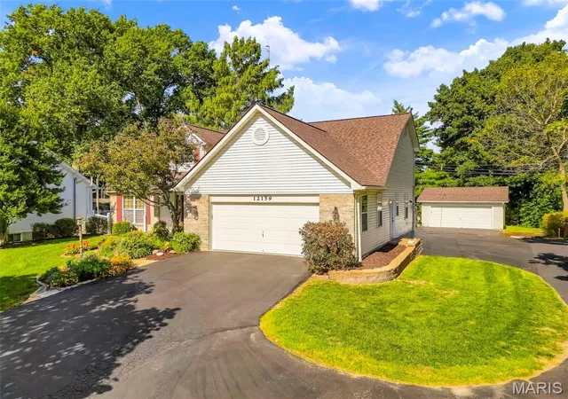 Photo 2 of Single family home for sale at 12159 Ameling Rd, Maryland Heights, MO 63043 | MLS# MIS26009038 | Listing updated on 2026-10-22