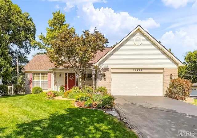 Photo 3 of Single family home for sale at 12159 Ameling Rd, Maryland Heights, MO 63043 | MLS# MIS26009038 | Listing updated on 2026-10-22