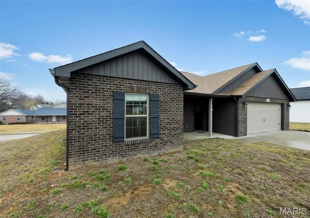 5th image of 3828 Silverton Cir, Cape Girardeau, MO 63701 | MLS# MIS26009148