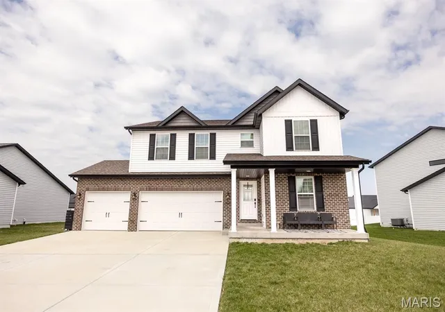 Photo 1 of Single family home for sale at 3521 Chippewa Dr, Belleville, IL 62221 | MLS# MIS26009222 | Listing updated on 2026-09-14