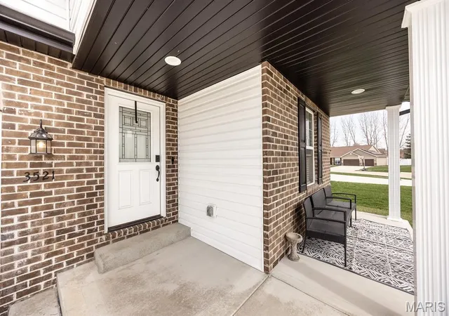 Homes for sale in Belleville, IL | 3521 Chippewa Dr, Belleville, IL 62221 | MLS# MIS26009222