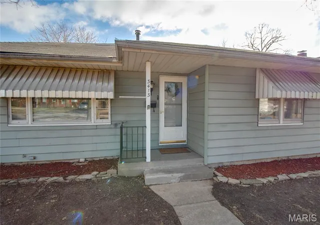 Photo 3 of Single family home for sale at 3413 Milton Dr, Alton, IL 62002 | MLS# MIS26009574 | Listing updated on 2026-09-15