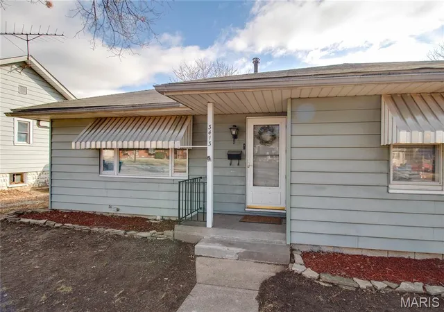 Photo 4 of Single family home for sale at 3413 Milton Dr, Alton, IL 62002 | MLS# MIS26009574 | Listing updated on 2026-09-15