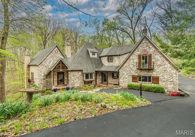Homes for sale in Wildwood, MO | 832 Stone Bridge Springs Dr, Wildwood, MO 63005 | MLS# MIS26009608