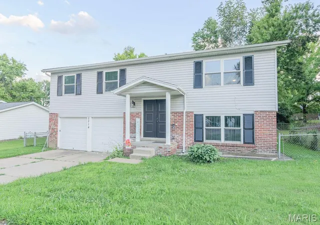 Photo 1 of Single family home for sale at 2314 White Ash Ct, Florissant, MO 63031 | MLS# MIS26009695 | Listing updated on 2026-09-01
