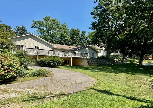 Photo 3 of Single family home for sale at 7 Denzel Dr, Greenville, IL 62246 | MLS# MIS26009983 | Listing updated on 2026-10-07
