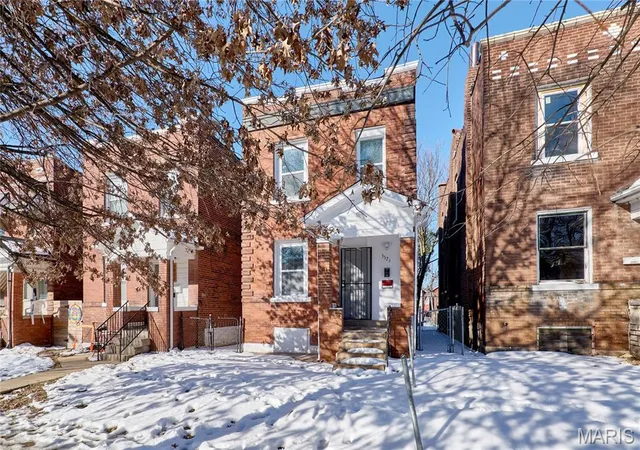 Photo 3 of Single family home for sale at 3523 Pennsylvania Ave, St Louis, MO 63118 | MLS# MIS26010008 | Listing updated on 2026-10-26