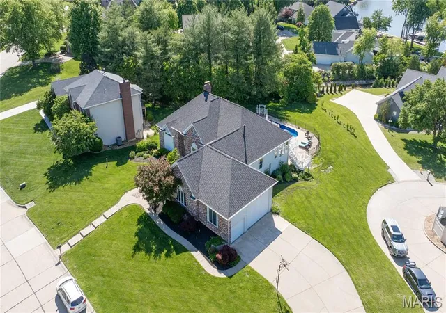 Photo 2 of Single family home for sale at 52 Moorings Dr, Lake Saint Louis, MO 63367 | MLS# MIS26010074 | Listing updated on 2026-10-19