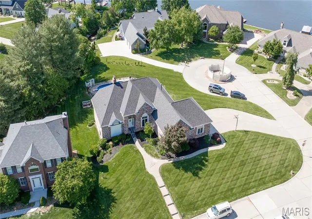 Photo 4 of Single family home for sale at 52 Moorings Dr, Lake Saint Louis, MO 63367 | MLS# MIS26010074 | Listing updated on 2026-10-19