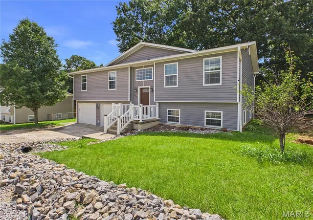 Homes for sale in Poplar Bluff, MO | 177 Antler Trl, Poplar Bluff, MO 63901 | MLS# MIS26010164