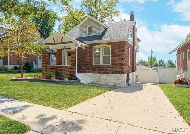 Photo 1 of Single family home for sale at 7432 Warner Ave, Saint Louis, MO 63117 | MLS# MIS26010204 | Listing updated on 2026-10-07