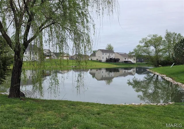 2nd image of 1391 Orchard Lakes Cir, Belleville, IL 62220 | MLS# MIS26010233