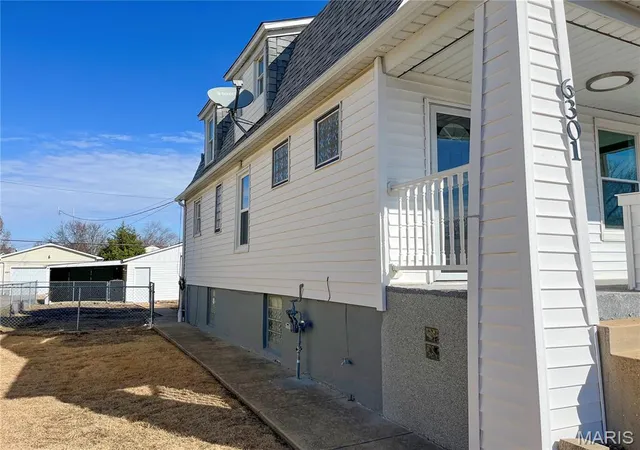 Photo 3 of Sale Pending at 6301 Marquette Ave, Saint Louis, MO 63139 | MLS# MIS26010253 | Listing updated on 2026-08-21