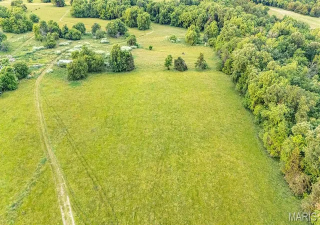 5th image of 48883 Huntington Ln, New London, MO 63459 | MLS# MIS26010389