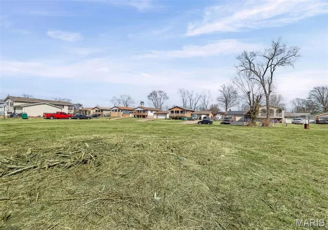 4th image of 848 Saint Benedict Dr, East Saint Louis, IL 62206 | MLS# MIS26010403