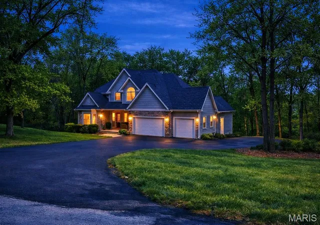 Photo 3 of Single family home for sale at 364 Whispering Forest Ln, Pacific, MO 63069 | MLS# MIS26010470 | Listing updated on 2026-09-21