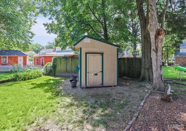 Homes for sale in Belleville, IL | 508 E Garfield St, Belleville, IL 62220 | MLS# MIS26010531