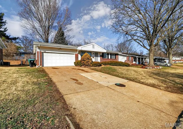 2nd image of 2515 Burchard Dr, St Louis, MO 63136 | MLS# MIS26010723