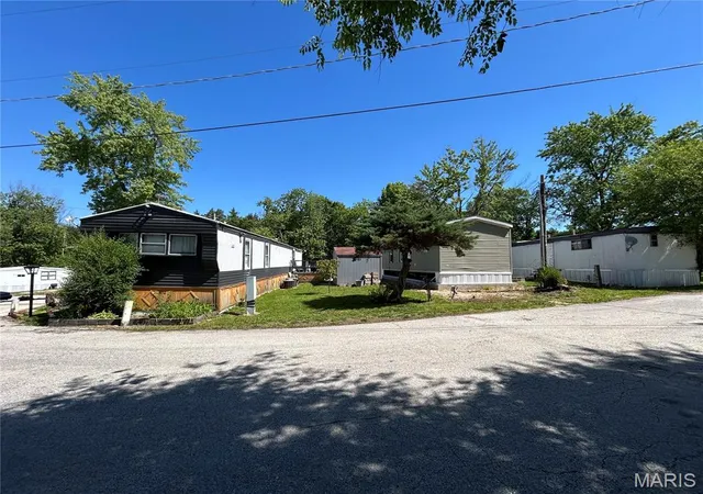 3rd image of 6101 Jo Dr, House Springs, MO 63051 | MLS# MIS26010806