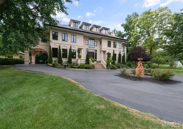 Homes for sale in Webster Groves, MO | 441 Park Rd, Webster Groves, MO 63119 | MLS# MIS26010809